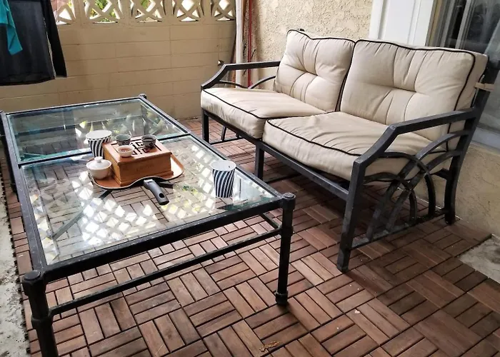 Bargain Beverly Hills 3 Bedroom In Great Area 5 Minutes To Rodeo Drive